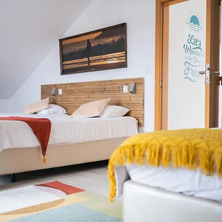 Ferrel Surf House Bed & Breakfast Baleal